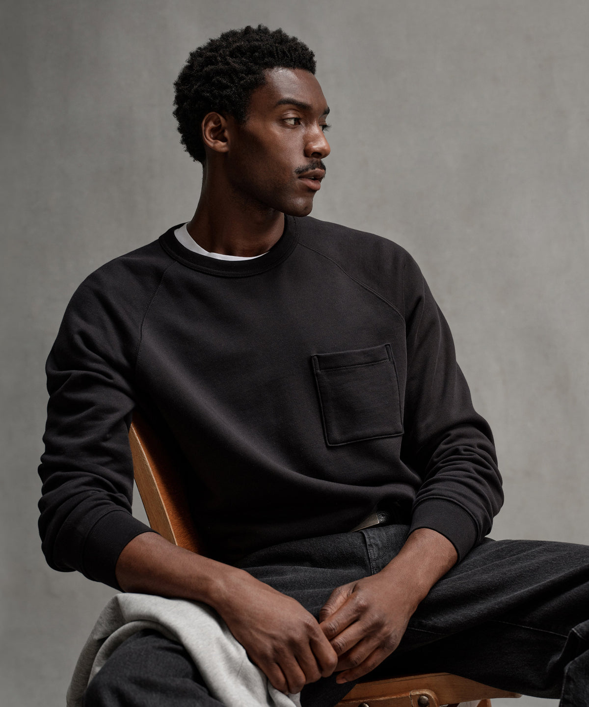 Foundation Pocket Sweatshirt - Pitch Black