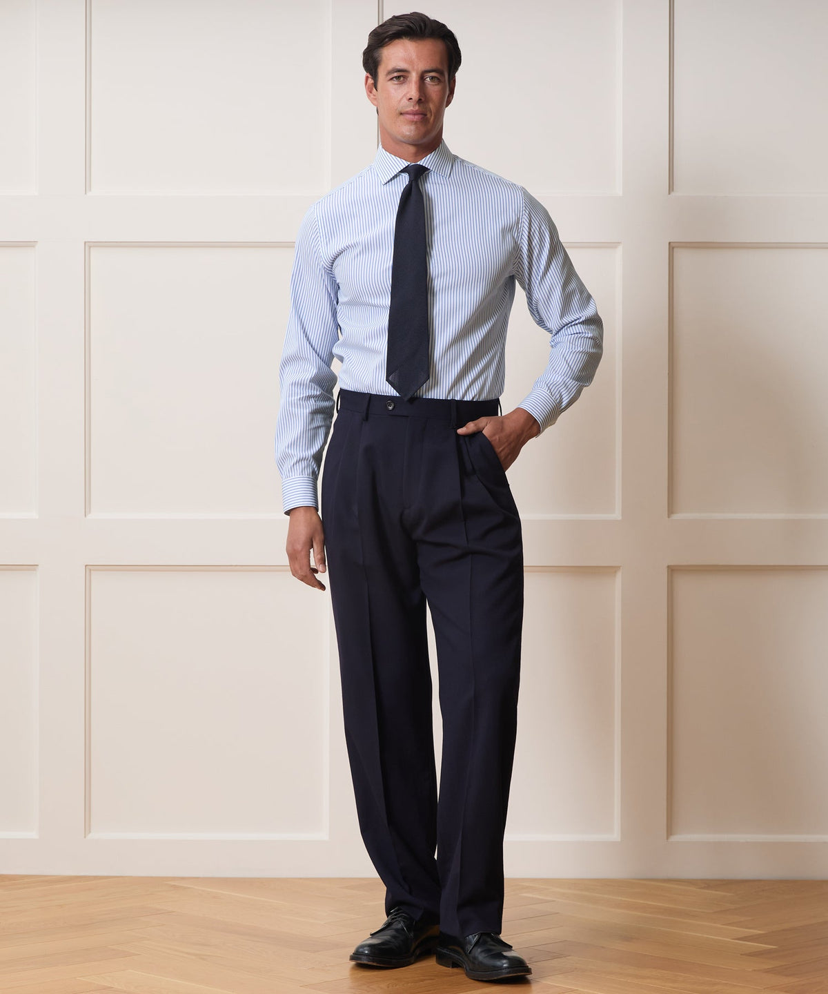 Cotton Spread Collar Dress Shirt - Blue