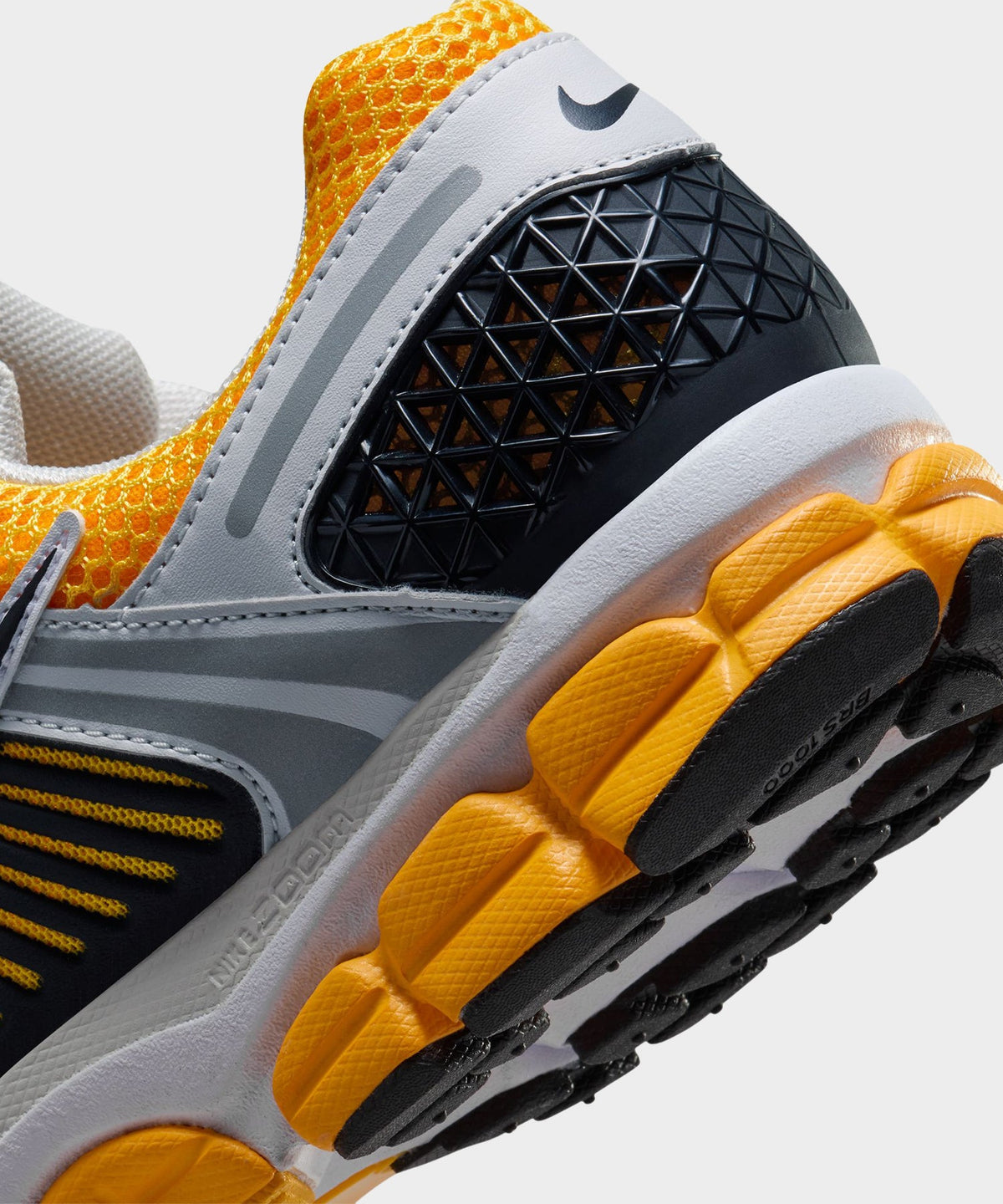 Nike Zoom Vomero - Yellow