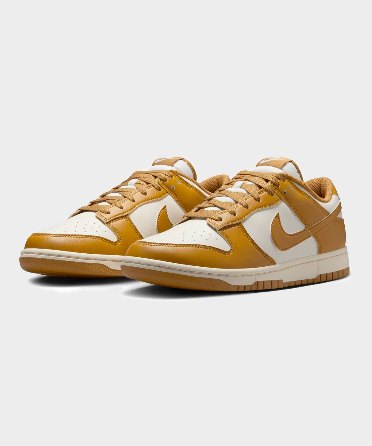 Nike Dunk Low Retro Sneaker - Tan
