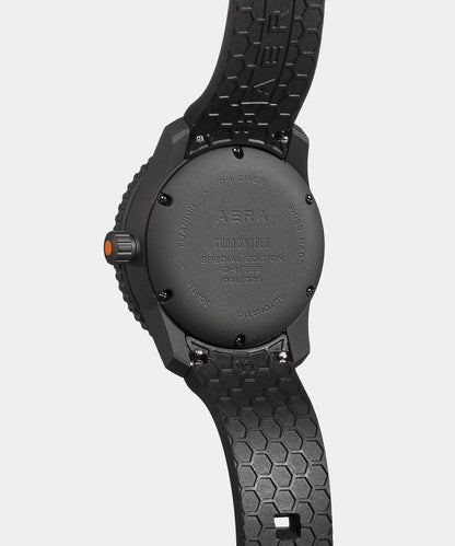 Todd Snyder X AERA D-1 Diver Watch - Black