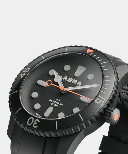 Todd Snyder X AERA D-1 Diver Watch - Black
