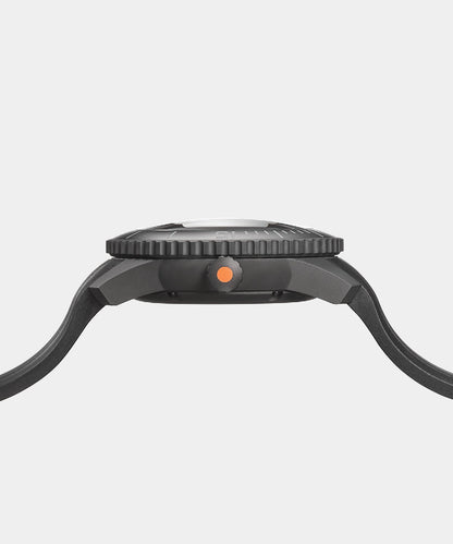 Todd Snyder X AERA D-1 Diver Watch - Black