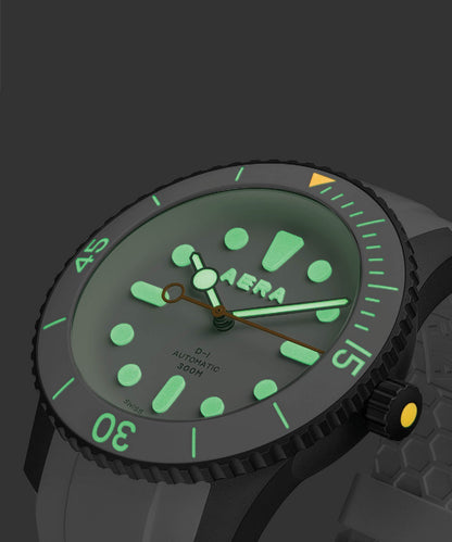 Todd Snyder X AERA D-1 Diver Watch - White