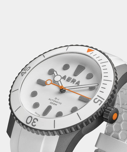 Todd Snyder X AERA D-1 Diver Watch - White