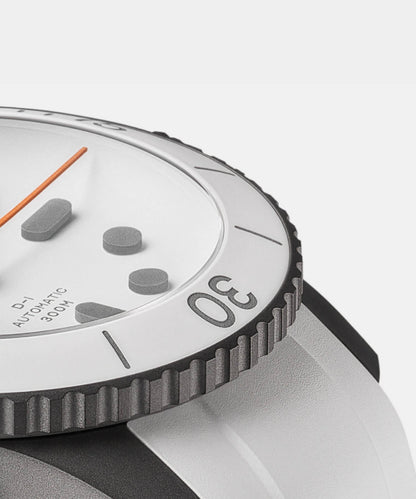 Todd Snyder X AERA D-1 Diver Watch - White