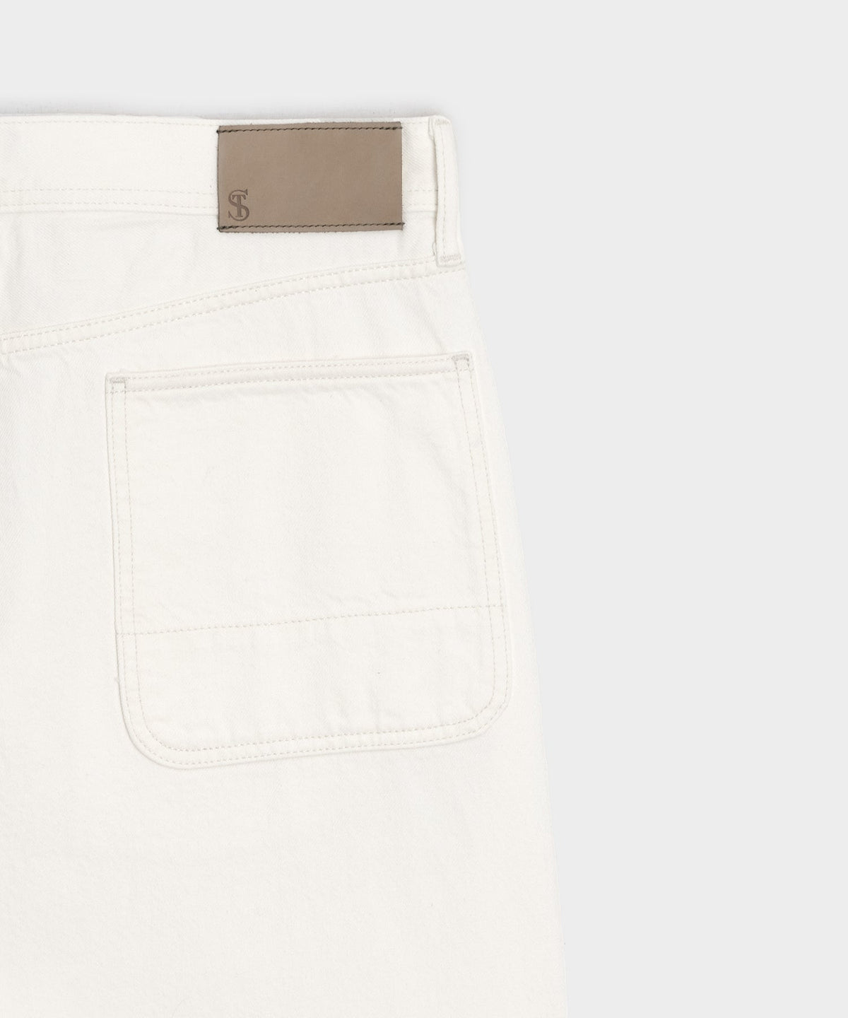 Relaxed Barrel Jean - White
