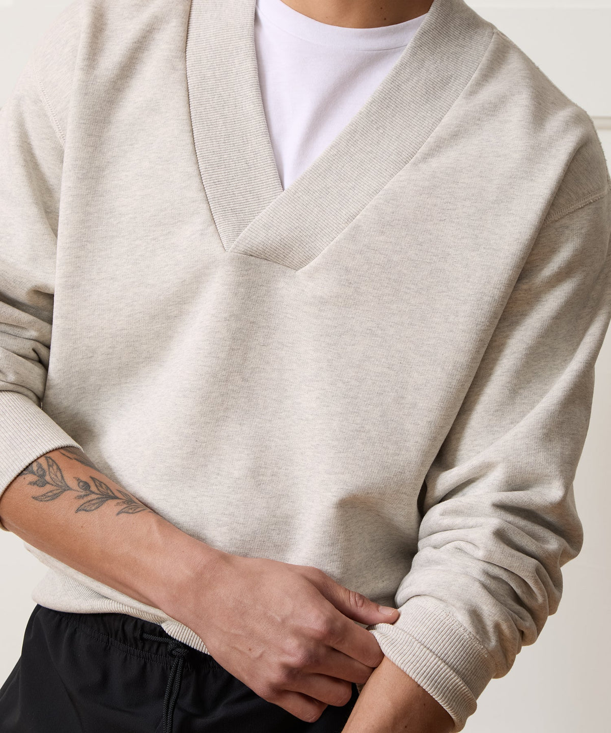 Soho V-Neck Sweatshirt - Heather Beige