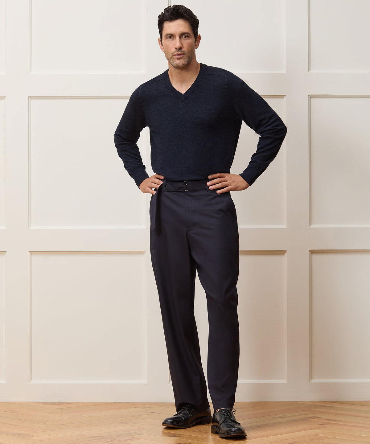 Merino V-Neck Sweater - Navy
