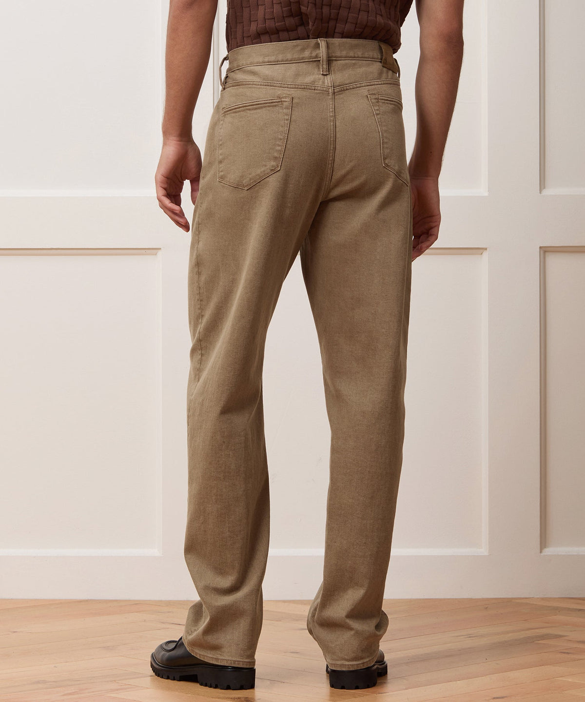 Relaxed 5-Pocket Pleated Jean - Brown