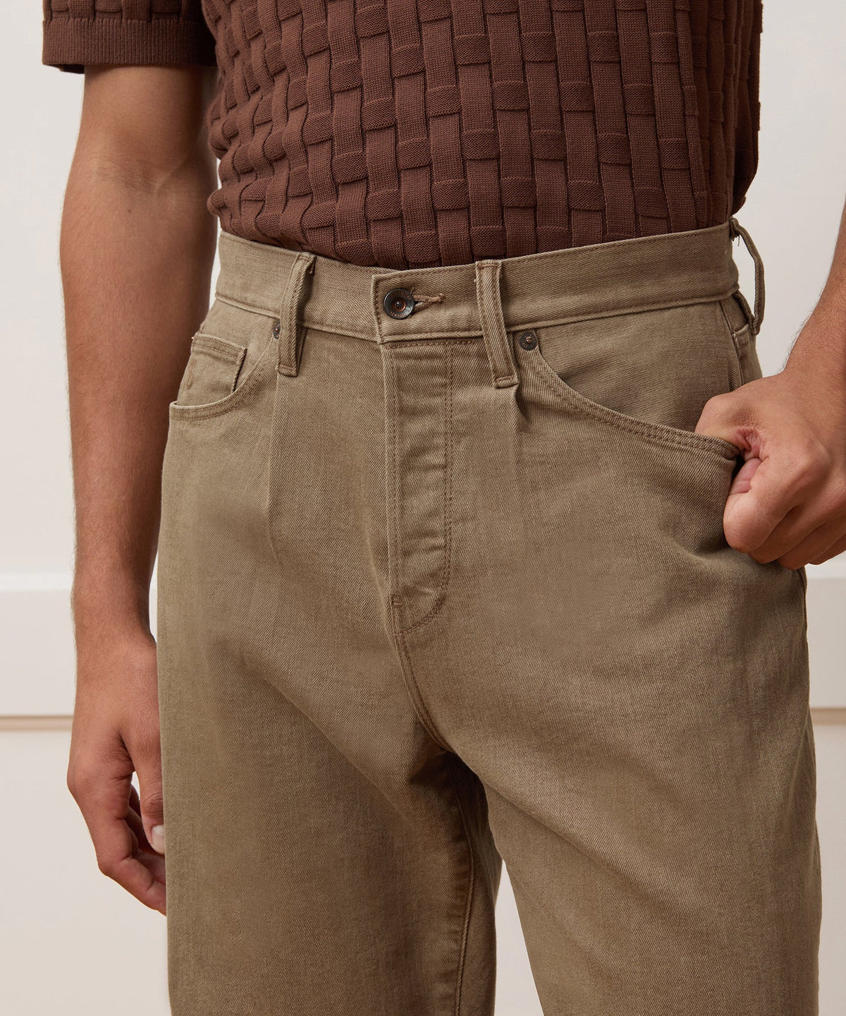 Relaxed 5-Pocket Pleated Jean - Brown