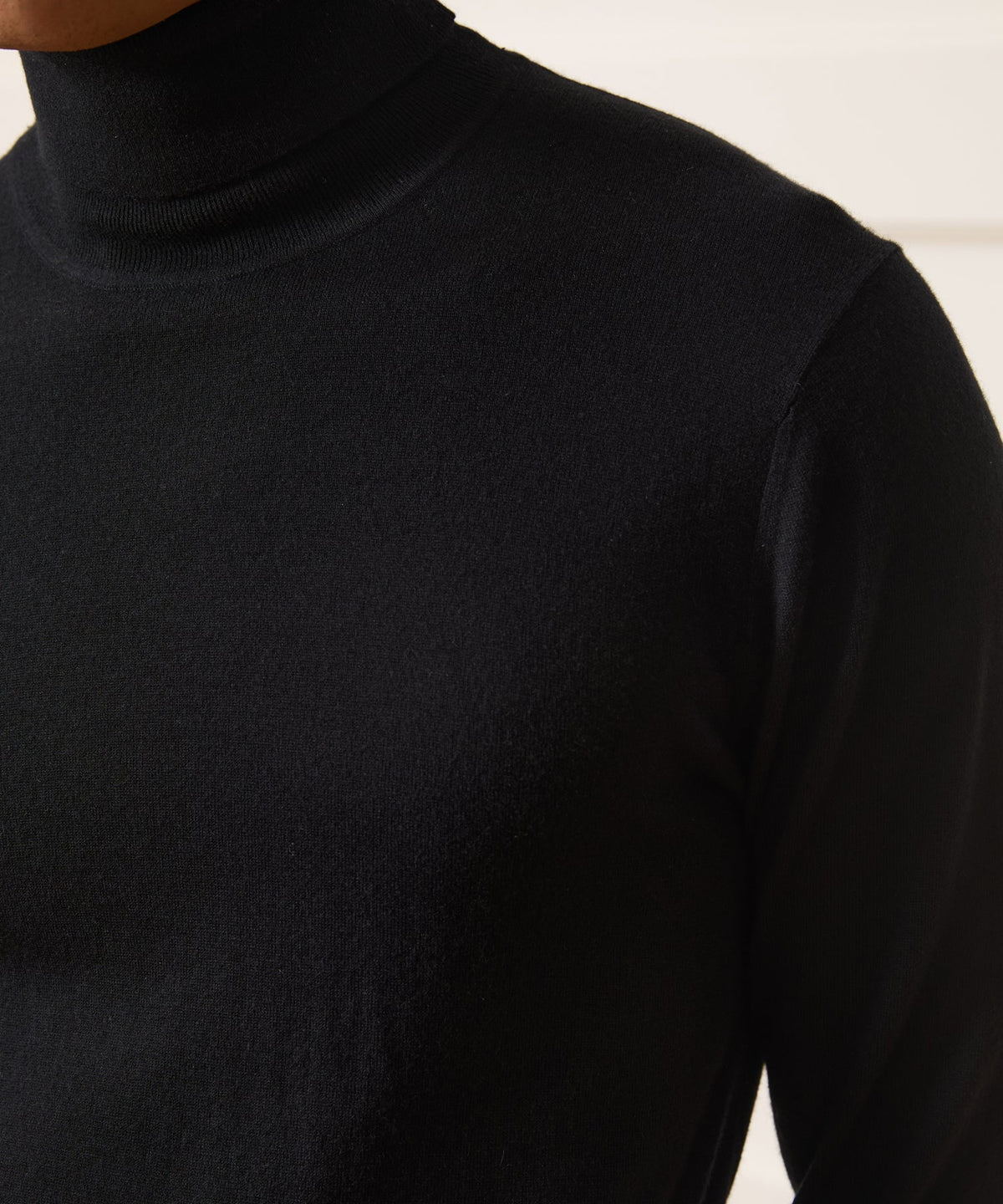 Silk-Cashmere Turtleneck Sweater - Black