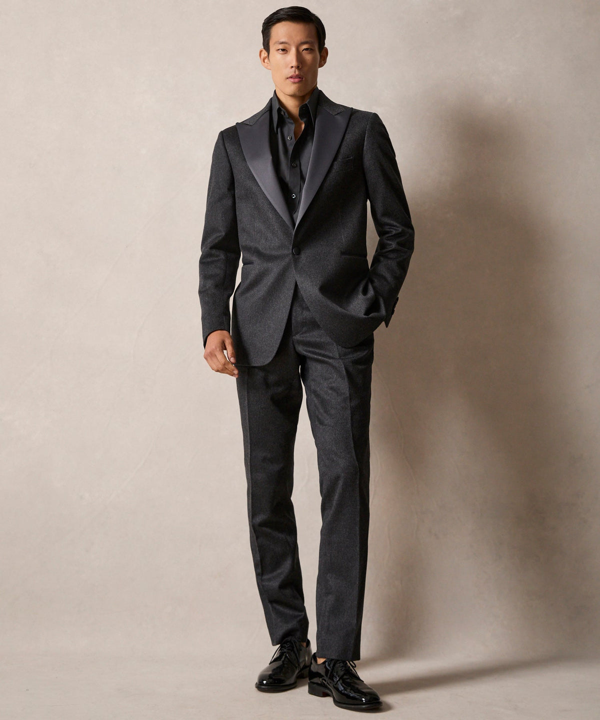 Italian Cashmere Peak Lapel Tuxedo Jacket - Grey