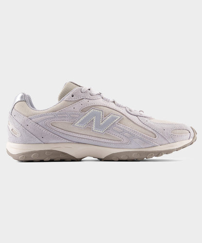 New Balance 204L Sneaker - Black