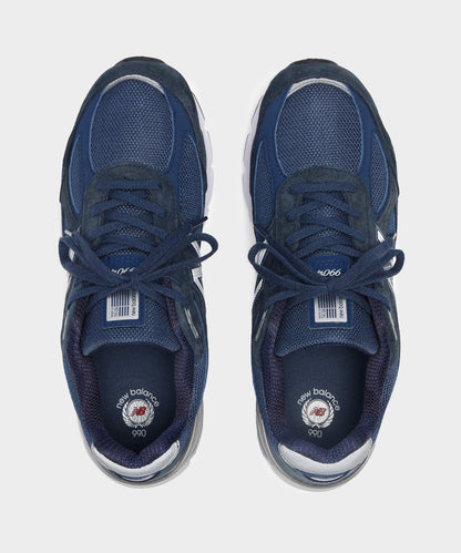 New Balance 990V4 Sneaker - Navy